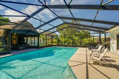 Image de The Ultimate Vacation Pool Home w/Tiki and Cottage 7 Minutes to Beach