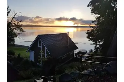 Image de Five Peaks Cottage Beach HotTub Kayaks Treehouse