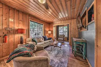 Image de Ruidoso Cabin w/ Grill - Near Grindstone Lake!