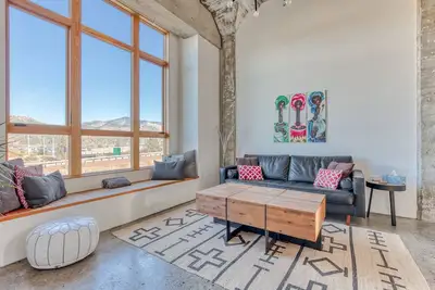 Image de Hood River townhouse close to everything with river-view location & rooftop Bbq