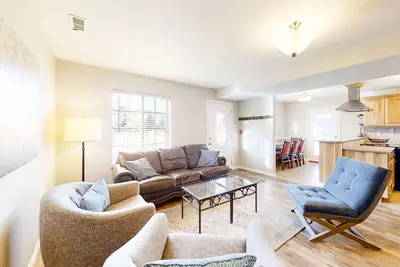 Image de Vibrant home near Bear Lake-game room with deck, playset, firepit & Bbq