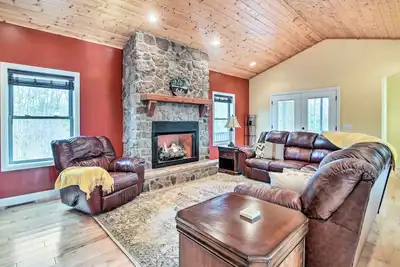 Image de Cozy Home w/ Patio, 2 Mi to Dale Hollow Lake!