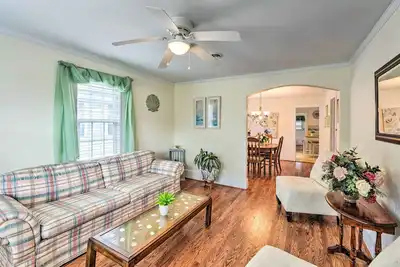 Image de Charming Beaufort Getaway: Walk to the Waterfront!