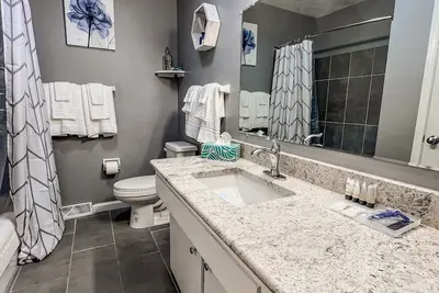 Image de Pet Friendly Airbnb W/ 4' Fenced Yard & King Bed
