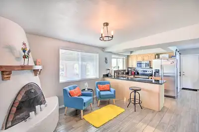 Image de Vibrant, Colorful Tucson Abode w/ Pool & Hot Tub