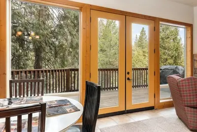 Image de Mins to Lake, enjoy Shaver at Pj's Retreat!