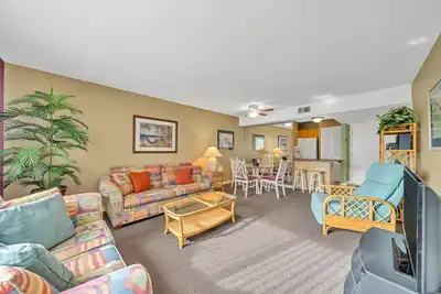 Image de Private Beach Access | New Flooring | Chateau La Mer 1a!