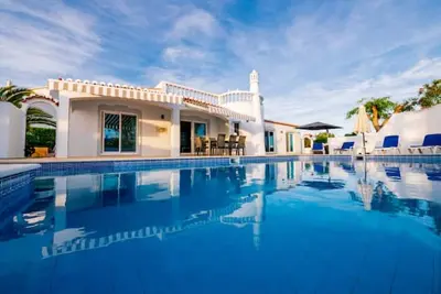Image de Superb 4 Bed Villa With Heatable Pool, Sea View, WiFi, Bbq, Parking, Close To Beaches