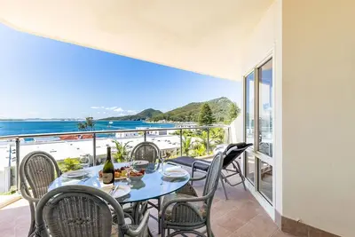 Image de 203 The Breakwater, 2 Messines St - magical unit with lift, pool, views and aircon