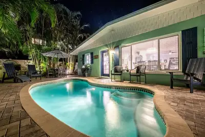 Image de Peaceful Holmes by Beach Boutique Rentals