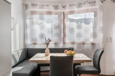 Image de Appartement \"Trojer 1\" avec vue sur les montagnes, balcon et Wi-Fi.