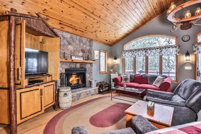 Image de Beautiful Northwoods home w/ Private Lake frontage on Big St Germain Lake