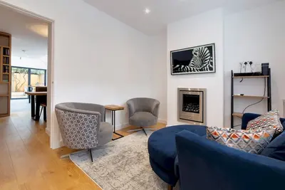Image de Bright Beautiful Modern 2 Bed Home Pass The Keys