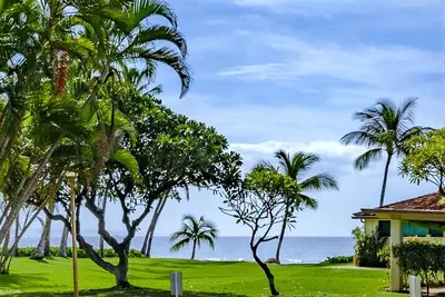 Tropical Oasis, Oceanview, new remodel, 3 bed, 3 bath, w Ac, pool.