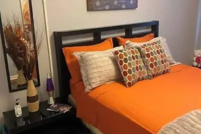 Image de One bedroom apartment located 5 minutes from Great Lakes Navel Base.