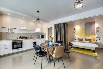 Image de Modern and eclectic 3bd duplex in Le Marais!