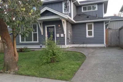 Image de #114 Haultain St - New Full 4 Bedroom House