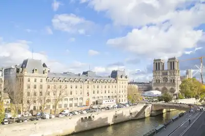 Image de ✨ Appartement Bourgeois Luxueux avec Vue Panoramique sur Paris ✨