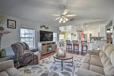 Image de Welcoming Tehachapi Home w\/ Deck & Grill!