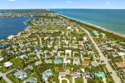 Image de Beautiful Island Home to relax!