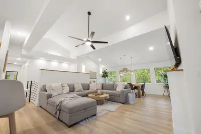 Willow - Waterfront 6br Estate - Branson’s Best Kept Secret