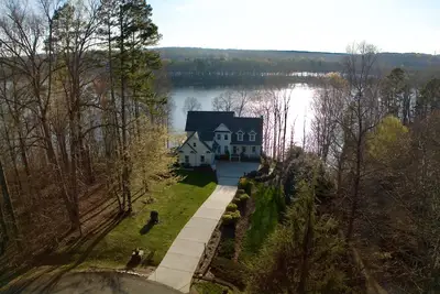 Image de Waterfront home sauna, hot tub, Boat available
