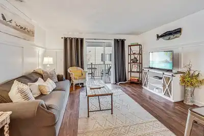 Image de One-bedroom sleeps 4 with sleeper sofa, complex has 2 pools, tennis courts, . . .