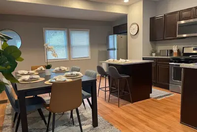Image de 4 Bedroom / 2 Bathroom South Side I Pittsburgh