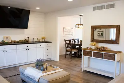Image de Downtown Eagle Farmhouse/Spa