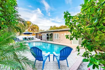 Image de Gorgeous & Big 5br/3ba w/ Large Heated Pool Just 5 Mins to Madeira Beach!
