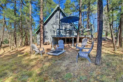 Image de Dreamy Show Low A-Frame Cabin w/ Smart TVs!