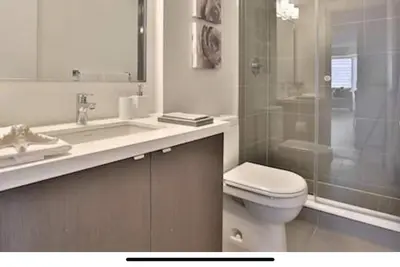 Image de Executive two bedroom condo in Toronto’s prized Yorkville