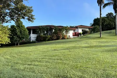 Image de Gorgeous house, private pool, in safe, quiet community 1. 5 miles from beach