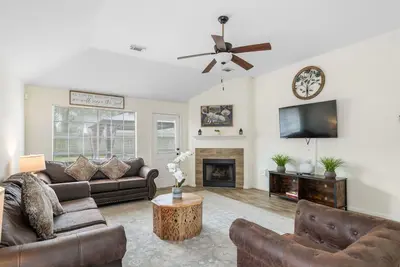 Image de Iah Place-3\/2 w a patio-sleeps 8+