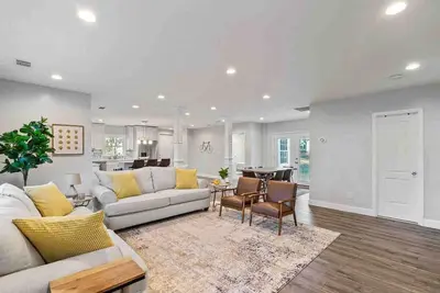 Image de Charming 3br Home Near Uptown & Airport | Perfect Location!