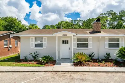 Image de Adorable 2bed/1bath unit - Sleeps 4 - Close to Downtown - Beach - Mayo Clinic