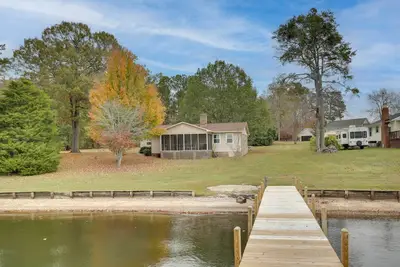 Image de Lakefront House w/ Boat Ramp, Dock & Sunset Views!