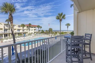 Image de New Listing ~ Spectacular Ocean Views ~ Professionally Decorated