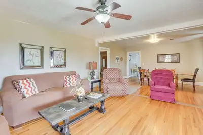Image de Charming Gadsden Home w\/ Golf Course Views!