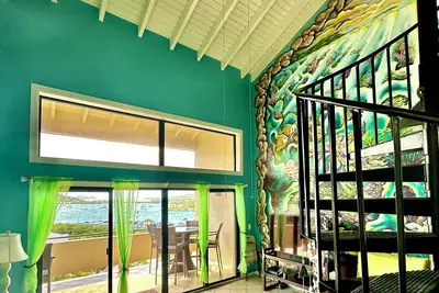 Harbor View: 2Bed 1Bath Loft In Downtown Red Hook!