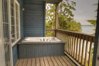 Image de Deluxe Two Bedroom King Suite + Outdoor Soaker Tub On Patio