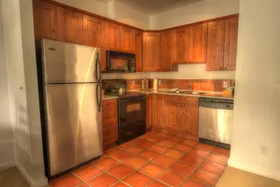 Image de Standard King Suite Two Bedroom Suite With No Soaker Tub On Patio
