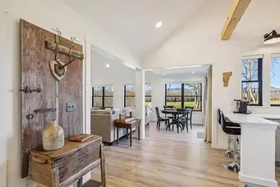 Image de Sterling Ridge View: new 2 br, a/c, deck, Mansfield views!