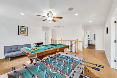 Image de Roomy Midtown Manor 5br Home w/ Radiant Floors