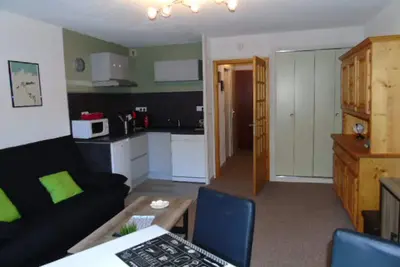 Studio rénové à Valfréjus, 4 pers, proche des pistes, balcon sud, cuisine équipée, draps inclus