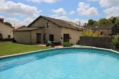 Image de Private pool, spacious - can walk to local town