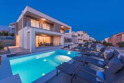 Image de Maison de vacances Novalja pour 1 - 18 personnes avec 6 chambres à coucher - Maison de vacances