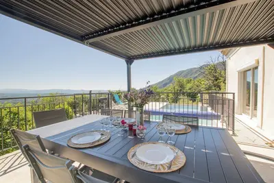 Image de La villa du mas lachamp avec Piscine privée, Jardin et Terrasse