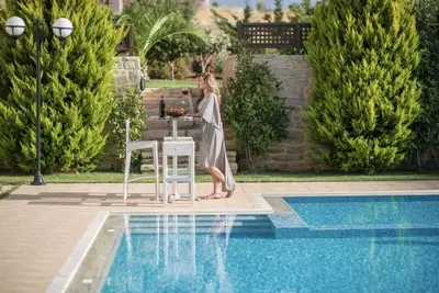 Knossos Estate, Villa Ariadni, Lux villa, panoramic sea view, gardens and pool