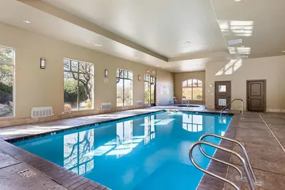 Image de Southern Utah’s beauty with desert and mountain views